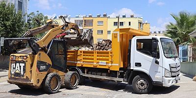 TOROSLAR BELEDİYESİ, ÇÖP EVDEN 7 KAMYON ATIK ÇIKARDI