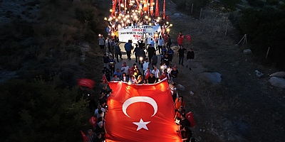 TOROSLAR’DA 19 MAYIS COŞKUSU, MEŞALELERLE YÜRÜDÜLER