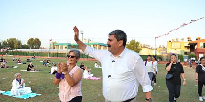 Toroslar’da 300 Kadın Yoga Yaptı