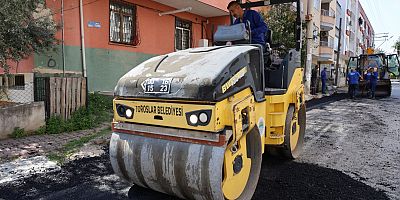 TOROSLAR’DA ASFALT BAKIM VE YENİLEME ÇALIŞMALARI SÜRÜYOR