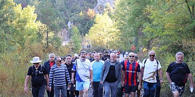 TOROSLAR’DA CUMHURİYET DOĞA YÜRÜYÜŞÜ COŞKUYLA GERÇEKLEŞTİ