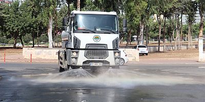 TOROSLAR’DA YOL YIKAMA ÇALIŞMALARI PERİYODİK OLARAK DEVAM EDİYOR