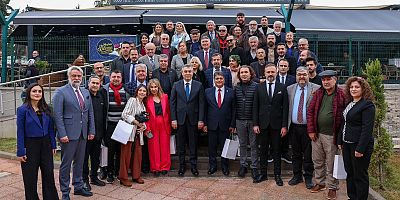 VALİMİZ SAYIN ATİLLA TOROS, ‘‘10 OCAK ÇALIŞAN GAZETECİLER GÜNÜ’’ VESİLESİYLE İLİMİZDE GÖREV YAPAN BASIN MENSUPLARIYLA BİR ARAYA GELDİ