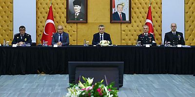 Valimiz Sayın Atilla Toros başkanlığında, Genişletilmiş İl Güvenlik ve Asayiş Toplantısı gerçekleştirildi.