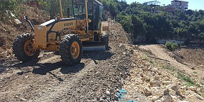 Yenişehir Belediyesi kırsal mahallelerde yol açma çalışmalarını sürdürüyor