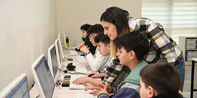 Yenişehir Belediyesinden çocuklara blok tabanlı yazılım kursu