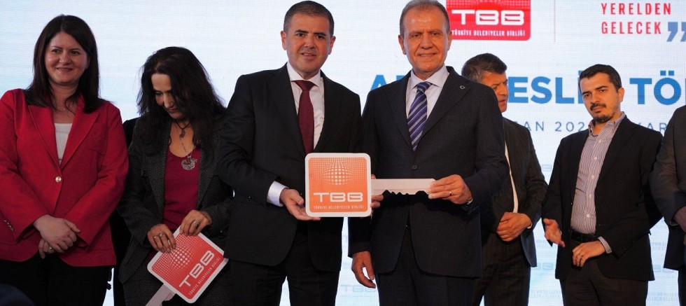 Türkiye Belediyeler Birliği’nden Mezitli’ye İş Makinesi Desteği