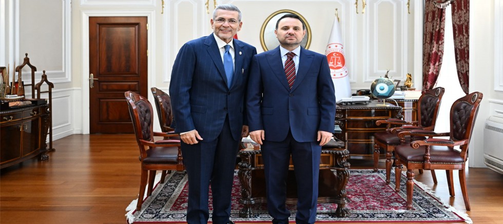 UYSAL'DAN MERSİN ADALET SARAYI İÇİN BAKAN GÜRLEK’E FİZİKİ ALTYAPI TALEBİ