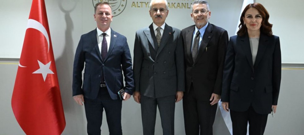 UYSAL’DAN MERSİN’İN ULAŞIM PROJELERİ İÇİN ANKARA ÇIKARMASI