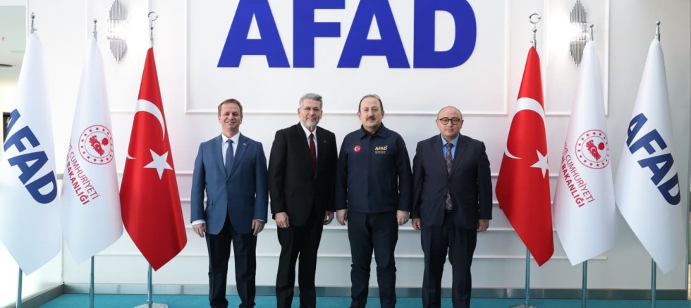 UYSAL, MERSİN’İN ELEKTRİK VE SOSYAL GÜVENLİK TALEPLERİNİ ANKARA’YA TAŞIDI