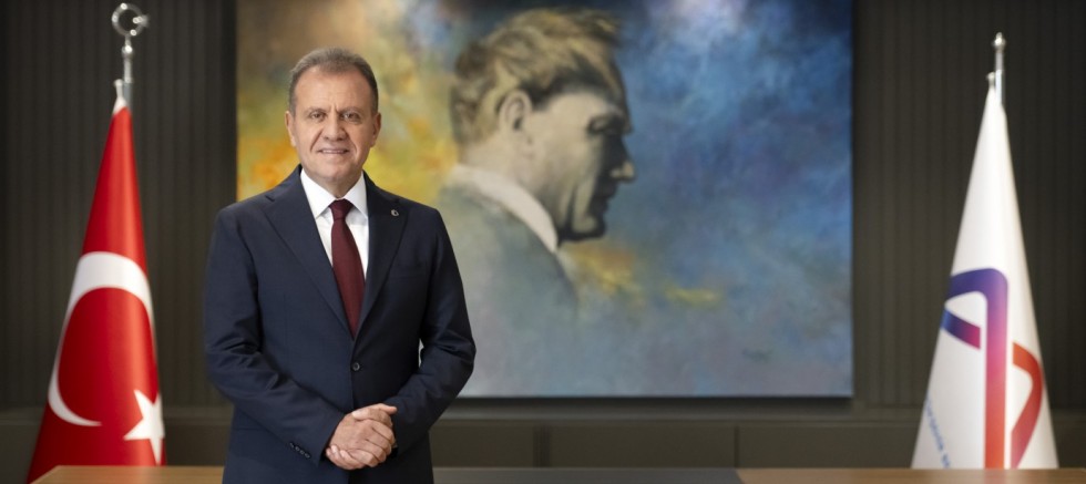 ZİRVE VAHAP SEÇER’İN